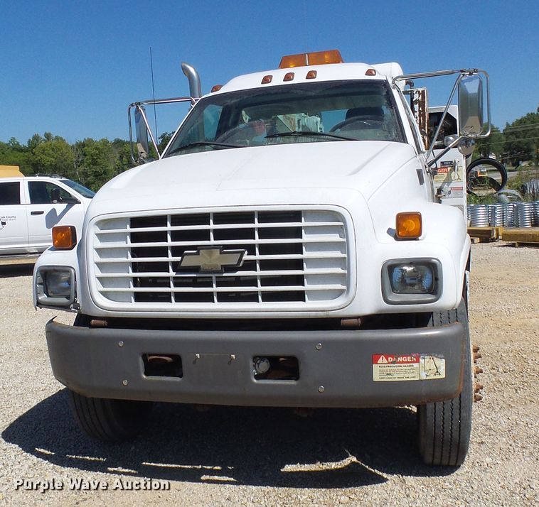 image for item DG2047 2001 Chevrolet C7500  service truck with crane