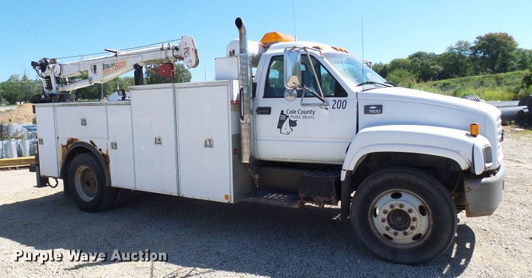 image for item DG2047 2001 Chevrolet C7500  service truck with crane