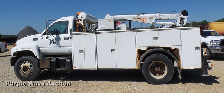 image for item DG2047 2001 Chevrolet C7500  service truck with crane