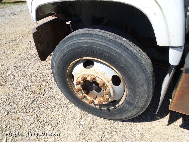 image for item DG2047 2001 Chevrolet C7500  service truck with crane