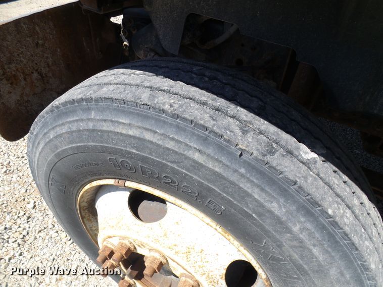 image for item DG2047 2001 Chevrolet C7500  service truck with crane