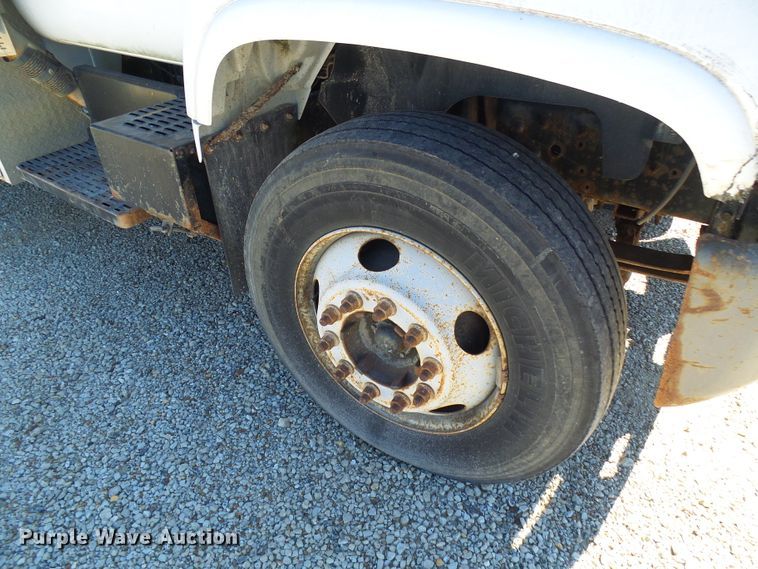 image for item DG2047 2001 Chevrolet C7500  service truck with crane