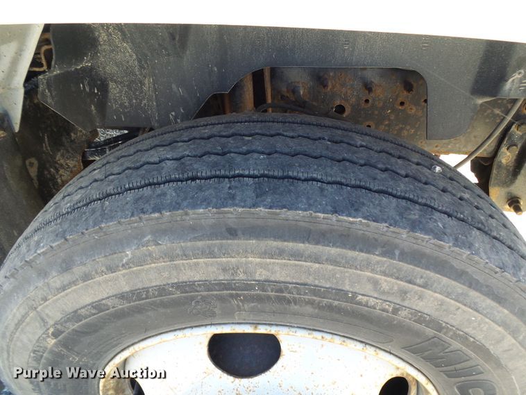 image for item DG2047 2001 Chevrolet C7500  service truck with crane