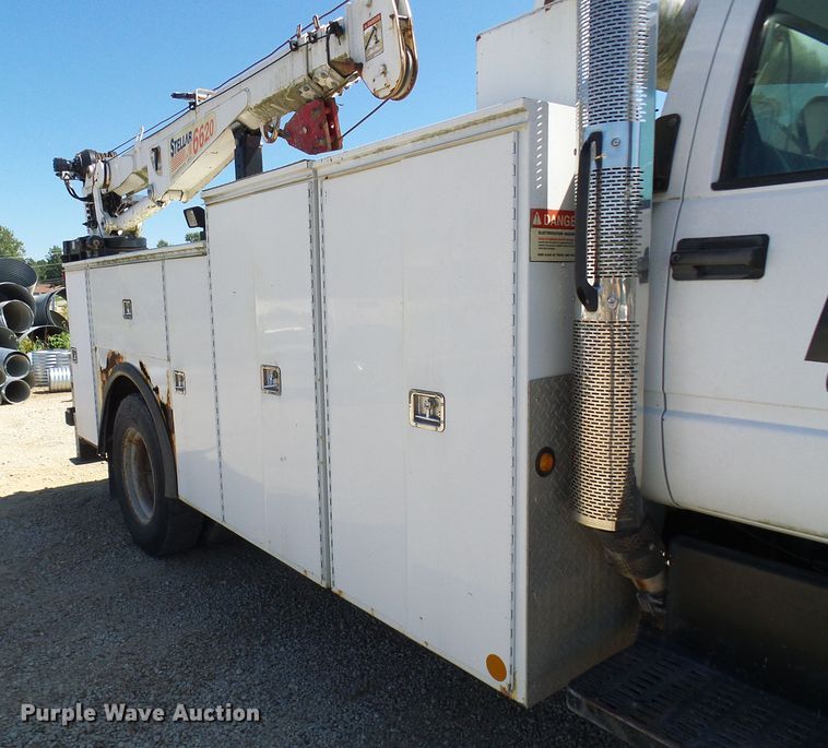 image for item DG2047 2001 Chevrolet C7500  service truck with crane