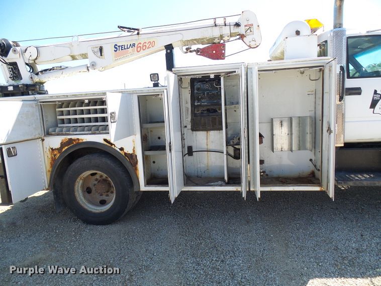 image for item DG2047 2001 Chevrolet C7500  service truck with crane