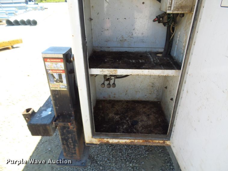 image for item DG2047 2001 Chevrolet C7500  service truck with crane