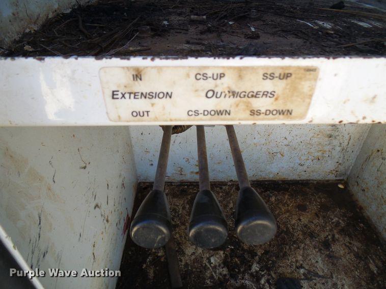 image for item DG2047 2001 Chevrolet C7500  service truck with crane