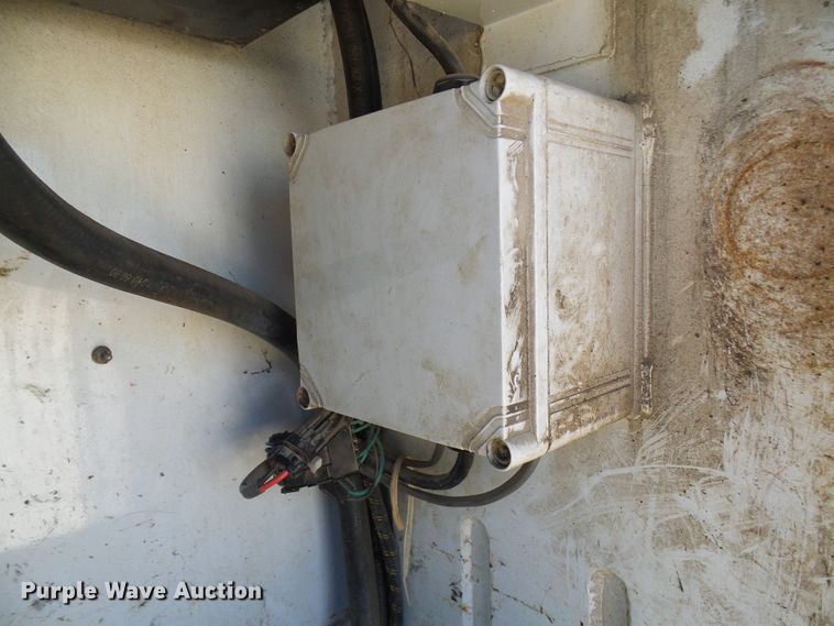 image for item DG2047 2001 Chevrolet C7500  service truck with crane