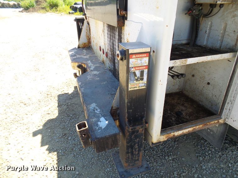 image for item DG2047 2001 Chevrolet C7500  service truck with crane