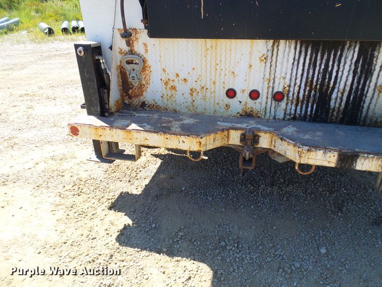 image for item DG2047 2001 Chevrolet C7500  service truck with crane