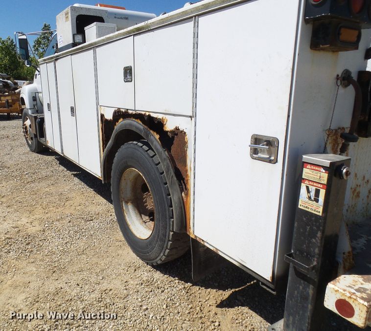 image for item DG2047 2001 Chevrolet C7500  service truck with crane