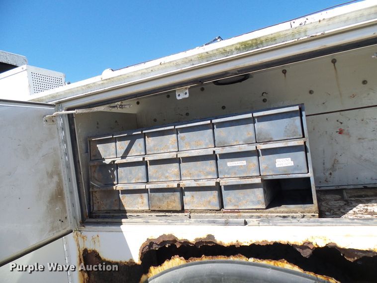 image for item DG2047 2001 Chevrolet C7500  service truck with crane