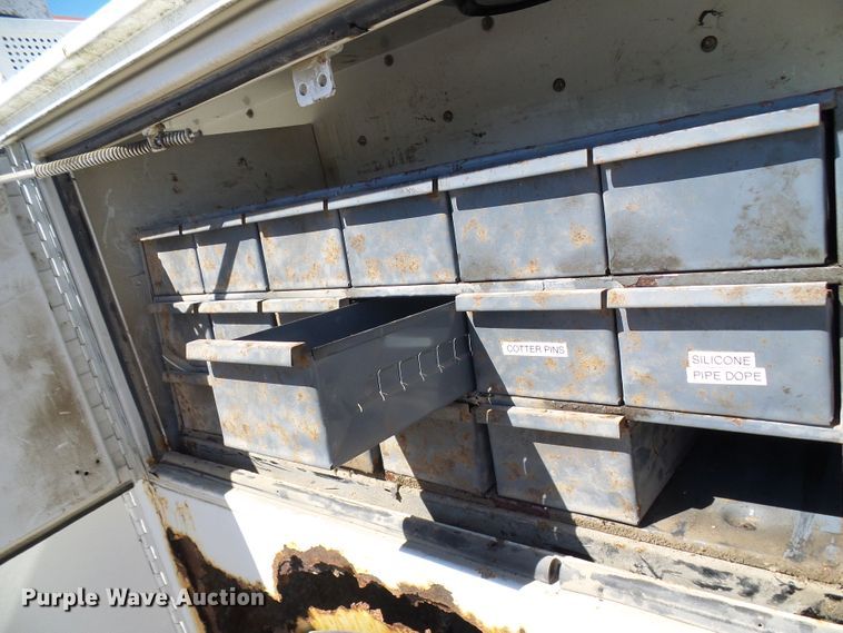 image for item DG2047 2001 Chevrolet C7500  service truck with crane