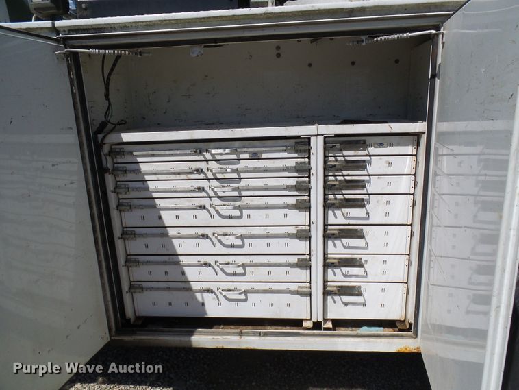 image for item DG2047 2001 Chevrolet C7500  service truck with crane