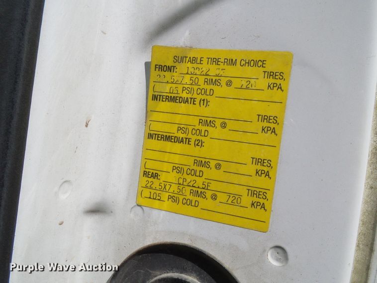 image for item DG2047 2001 Chevrolet C7500  service truck with crane