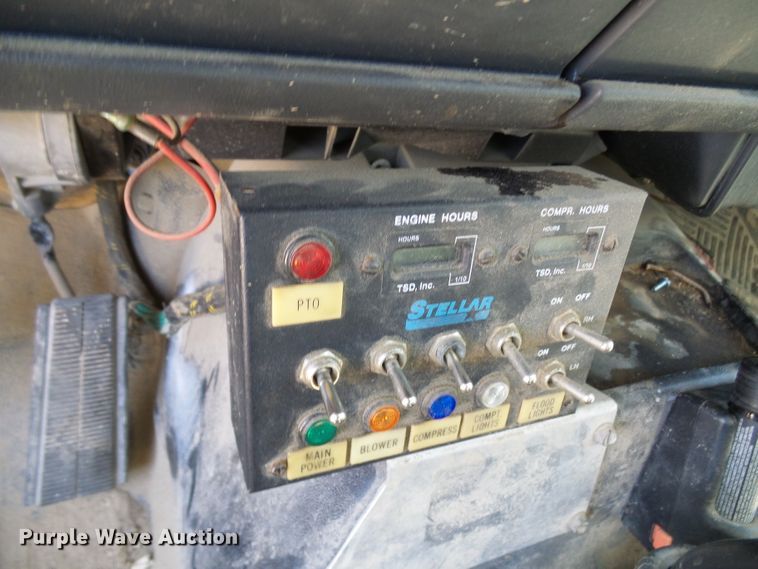 image for item DG2047 2001 Chevrolet C7500  service truck with crane