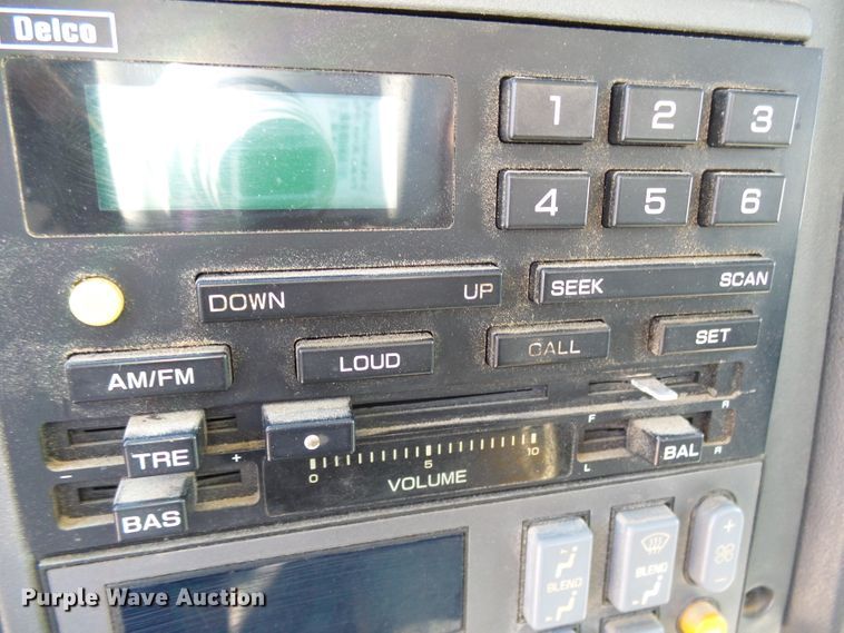 image for item DG2047 2001 Chevrolet C7500  service truck with crane