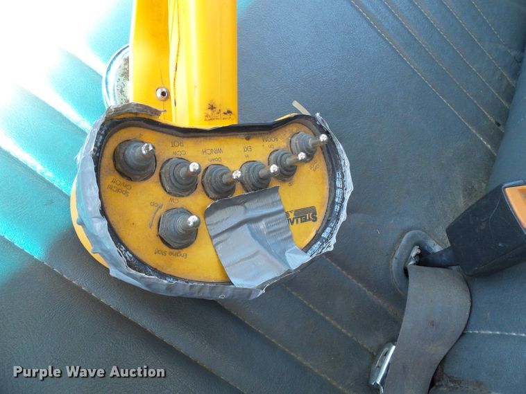 image for item DG2047 2001 Chevrolet C7500  service truck with crane