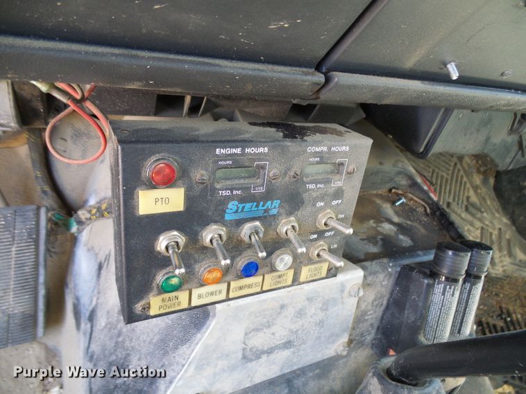 image for item DG2047 2001 Chevrolet C7500  service truck with crane