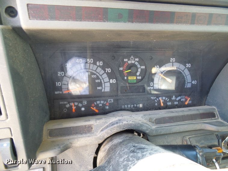 image for item DG2047 2001 Chevrolet C7500  service truck with crane