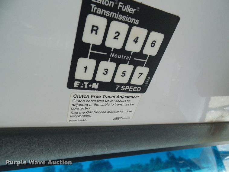 image for item DG2047 2001 Chevrolet C7500  service truck with crane