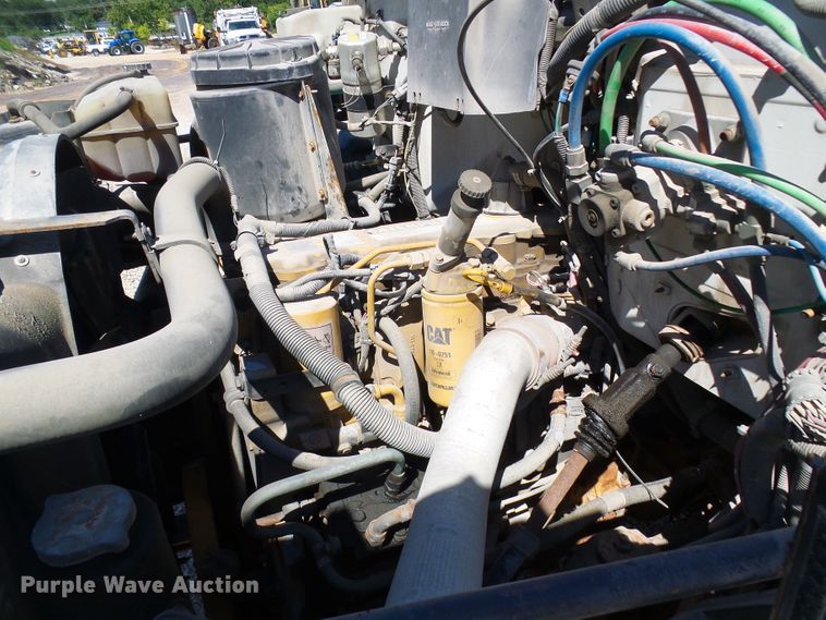 image for item DG2047 2001 Chevrolet C7500  service truck with crane