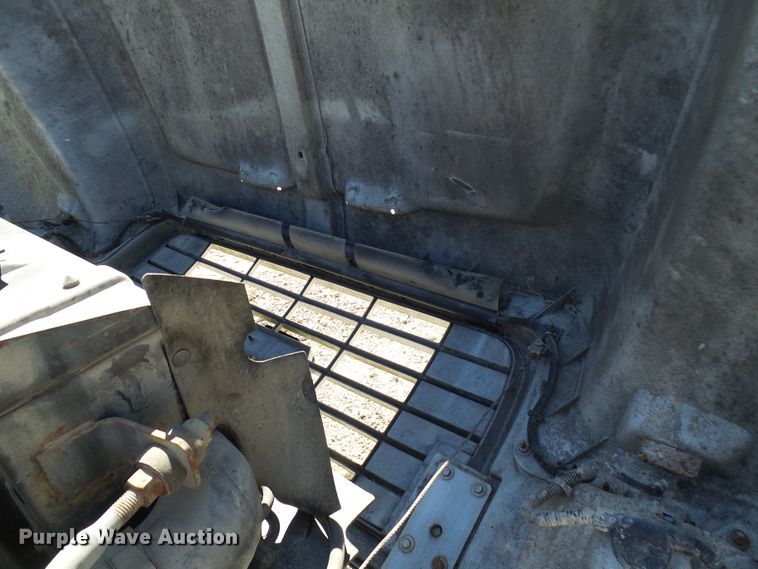 image for item DG2047 2001 Chevrolet C7500  service truck with crane