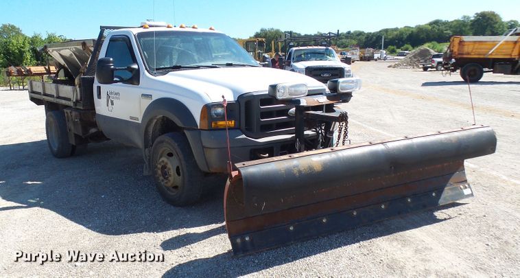 image for item DG2048 2005 Ford F550 Super Duty  flatbed truck