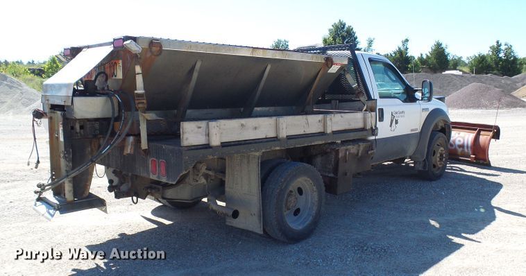 image for item DG2048 2005 Ford F550 Super Duty  flatbed truck