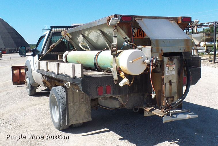 image for item DG2048 2005 Ford F550 Super Duty  flatbed truck