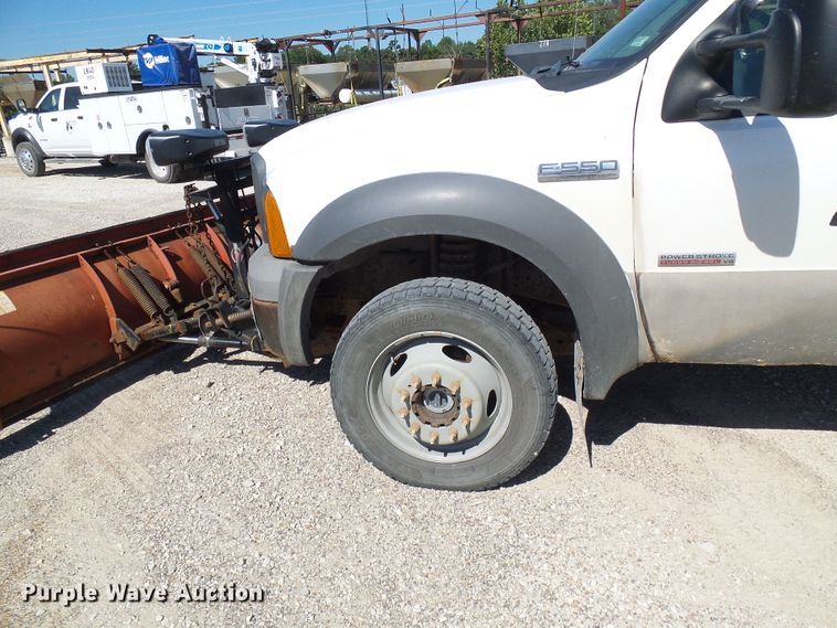 image for item DG2048 2005 Ford F550 Super Duty  flatbed truck
