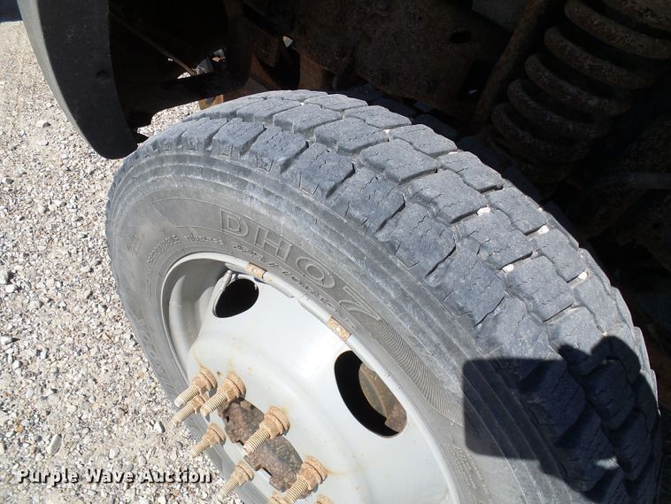 image for item DG2048 2005 Ford F550 Super Duty  flatbed truck