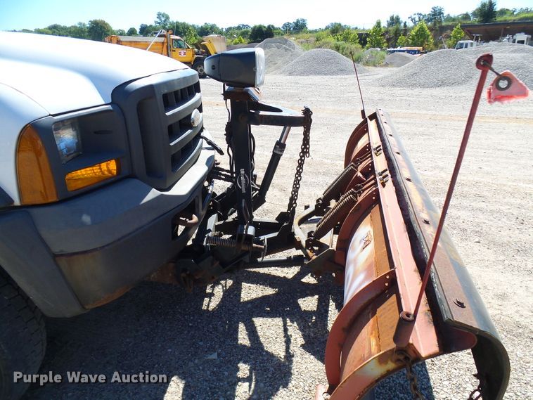 image for item DG2048 2005 Ford F550 Super Duty  flatbed truck