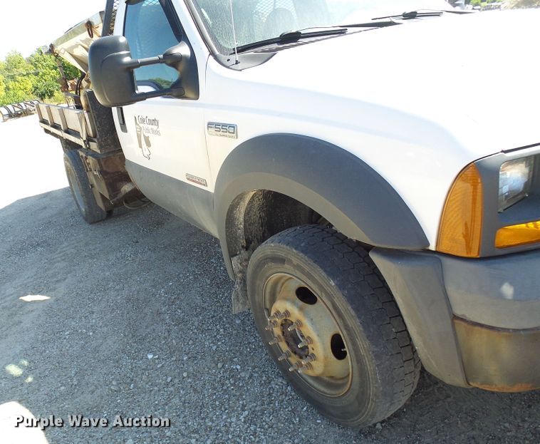image for item DG2048 2005 Ford F550 Super Duty  flatbed truck