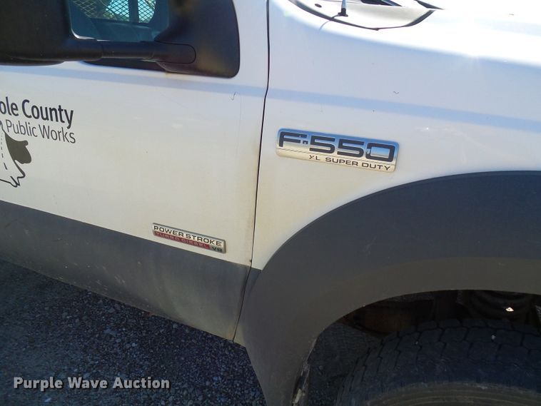 image for item DG2048 2005 Ford F550 Super Duty  flatbed truck