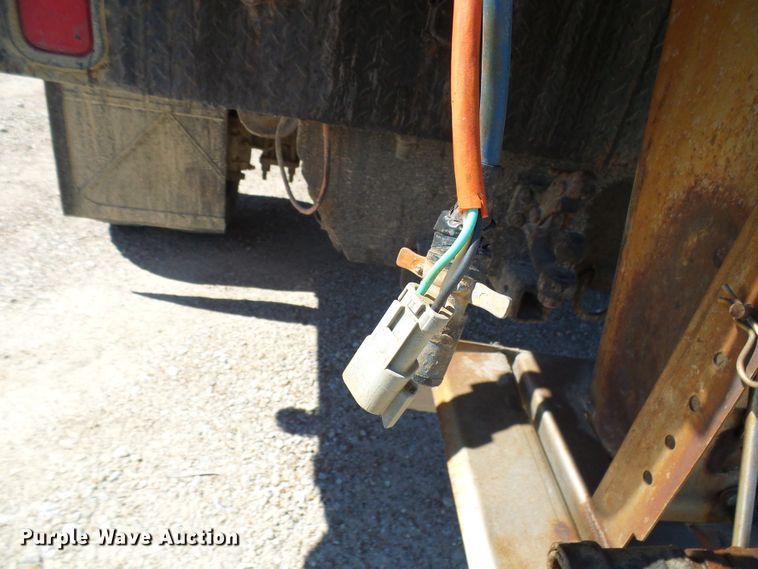 image for item DG2048 2005 Ford F550 Super Duty  flatbed truck