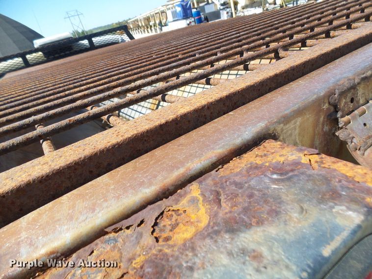 image for item DG2048 2005 Ford F550 Super Duty  flatbed truck