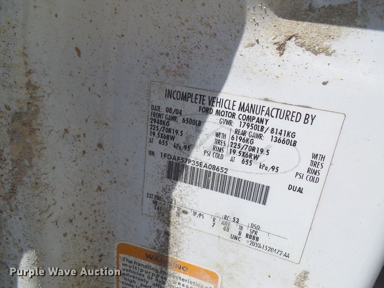 image for item DG2048 2005 Ford F550 Super Duty  flatbed truck