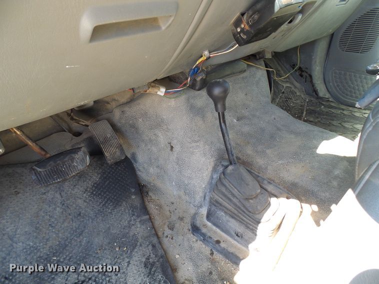 image for item DG2048 2005 Ford F550 Super Duty  flatbed truck