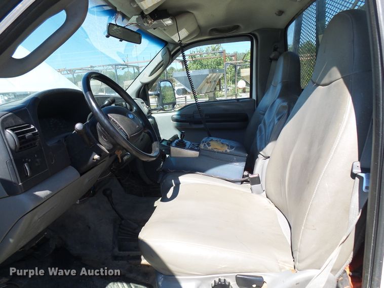 image for item DG2048 2005 Ford F550 Super Duty  flatbed truck