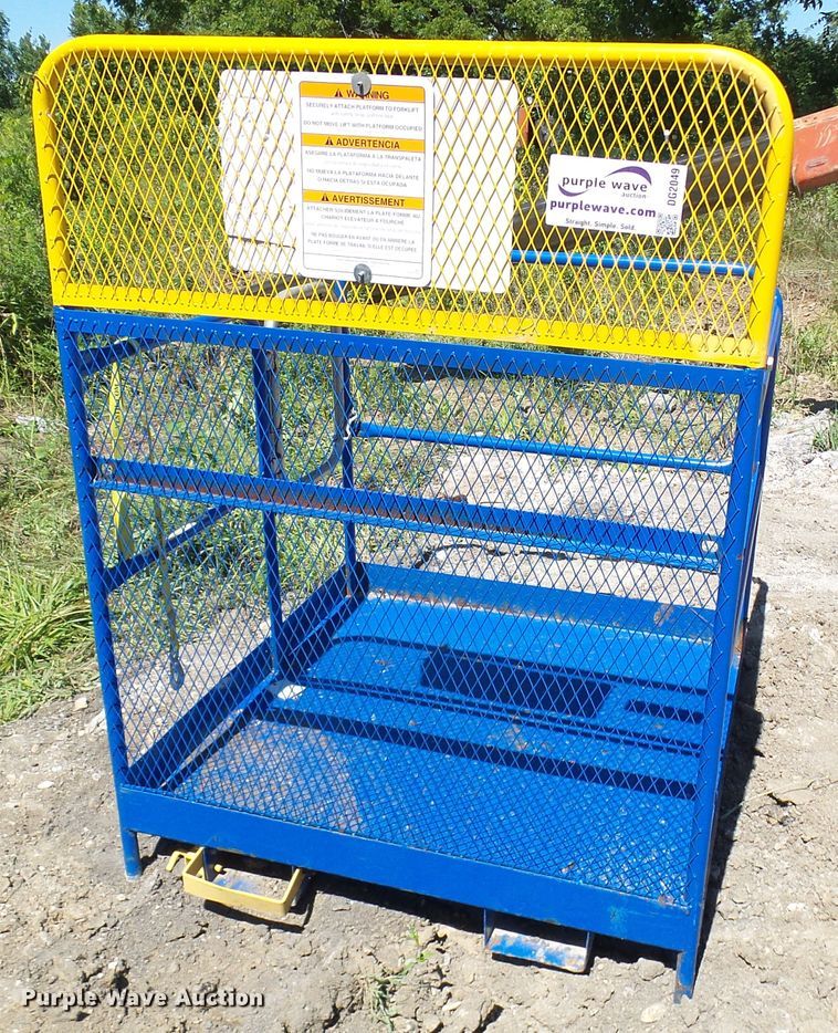 image for item DG2049 Vestil WP4848 work platform