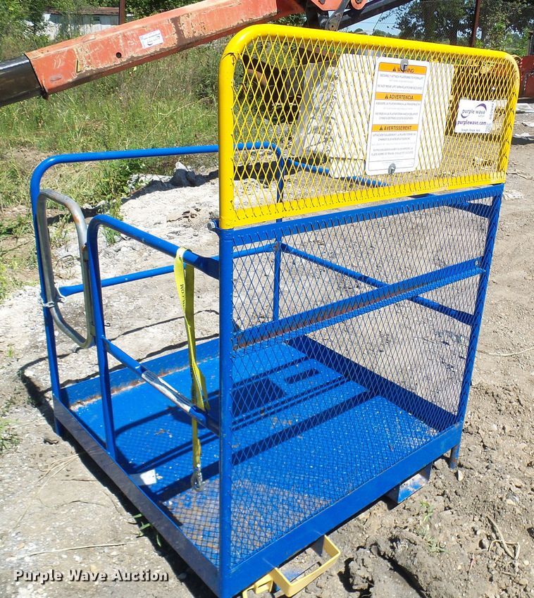 image for item DG2049 Vestil WP4848 work platform