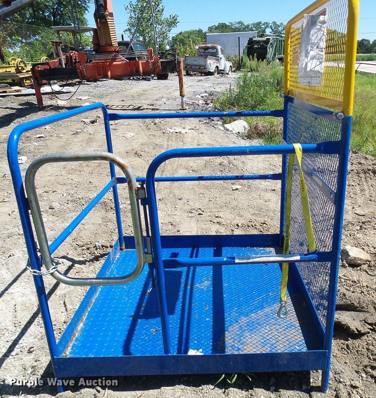 image for item DG2049 Vestil WP4848 work platform