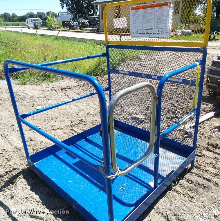 image for item DG2049 Vestil WP4848 work platform