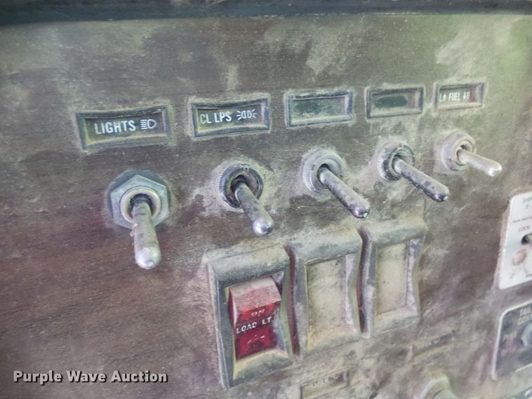 image for item DG2052 1984 Peterbilt 359  dump truck