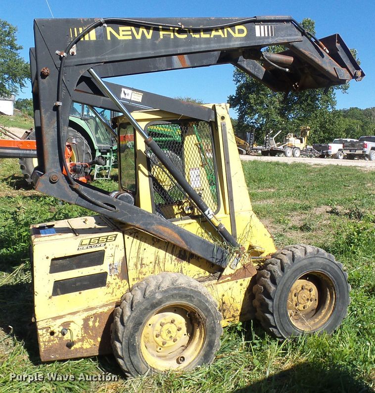 image for item DG2054 1987 New Holland L555  skid steer loader