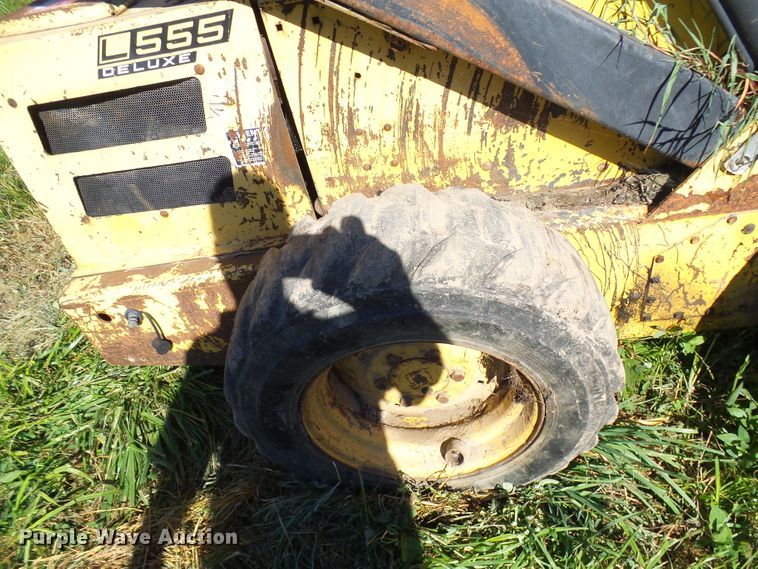 image for item DG2054 1987 New Holland L555  skid steer loader