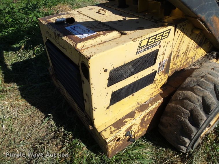 image for item DG2054 1987 New Holland L555  skid steer loader