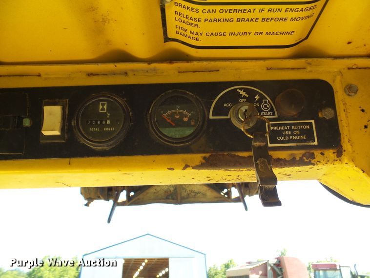 image for item DG2054 1987 New Holland L555  skid steer loader