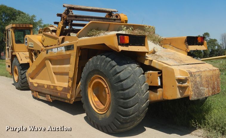 image for item DG4554 1986 John Deere 862B  elevating scraper